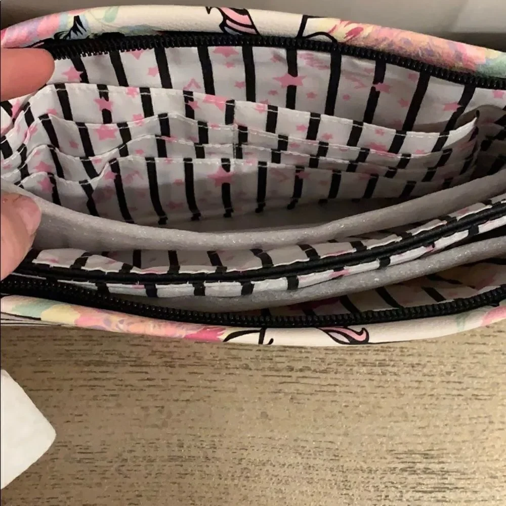 🎉last price 🎉Unicorn Wristlet zipper clutch